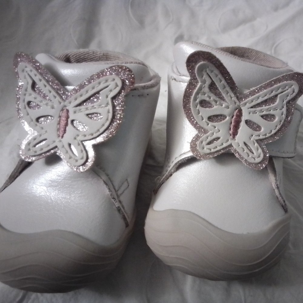 Stride Rite Baby Girl Booties Very Light Grey with Pink Butterflies